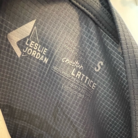 Like new Virginia 10 Miler 2021 4+ mile women’s vneck tshirt - Picture 3 of 4